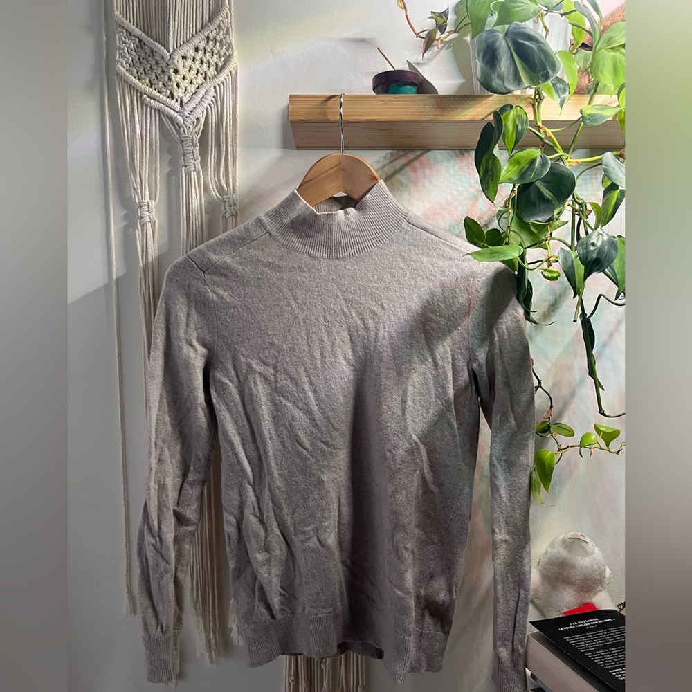 Wool and cashmere sweater